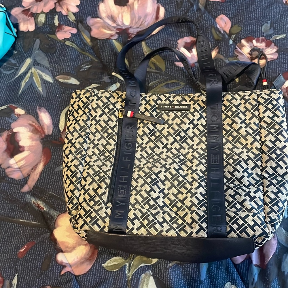 Tommy Hilfiger bag